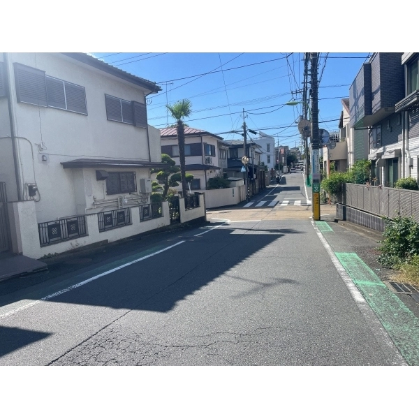 世田谷区砧８丁目 北側道路