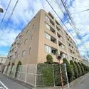 Ｄ’クラディア蒲田ＥＡＳＴ 淡いブラウンを基調とした、温かみと品のあるモダンデザインな外観