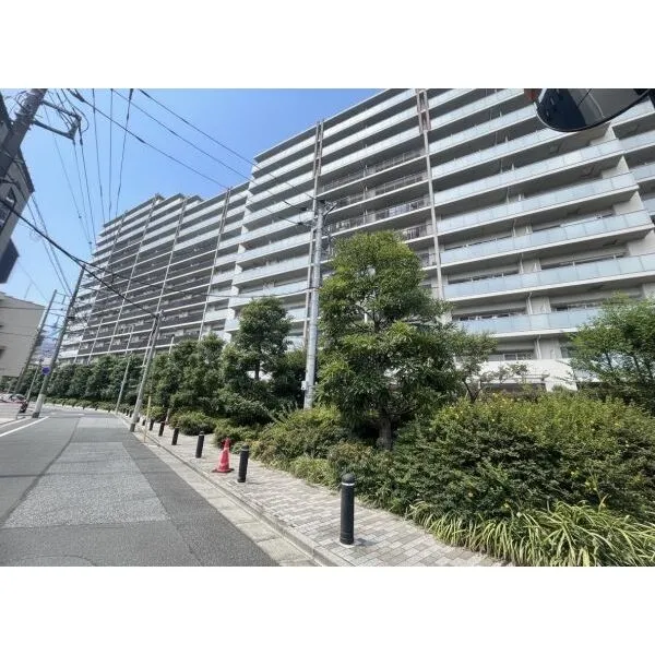 ファインシティ王子神谷リバー＆フォレスト 大規模マンションならではの存在感ある外観