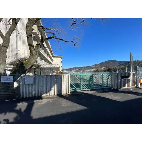 相模原市緑区根小屋 相模原市立串川中学校（中学校）まで約3200m（徒歩40分）