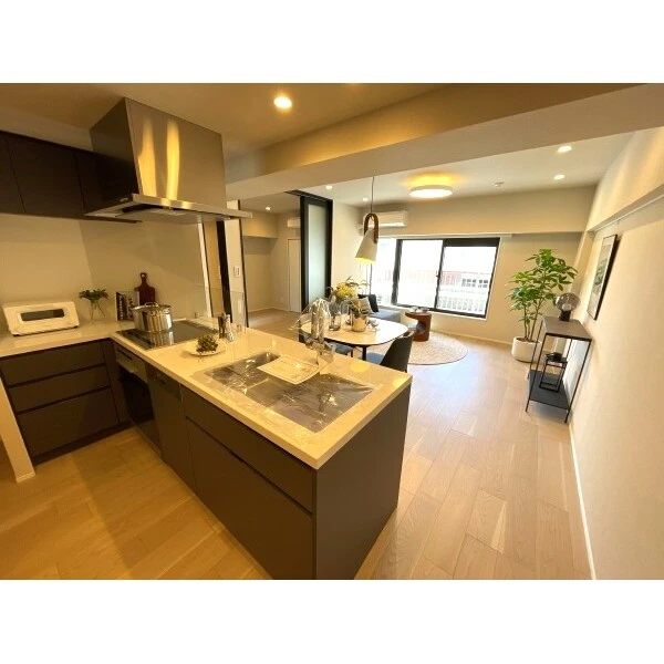 インペリアル六本木１号館 使い勝手の良いL字型キッチン　※家具・調度品は販売価格に含まれません