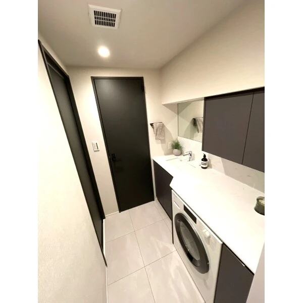 インペリアル六本木１号館 ドラム式洗濯機付き　※家具・調度品は販売価格に含まれません