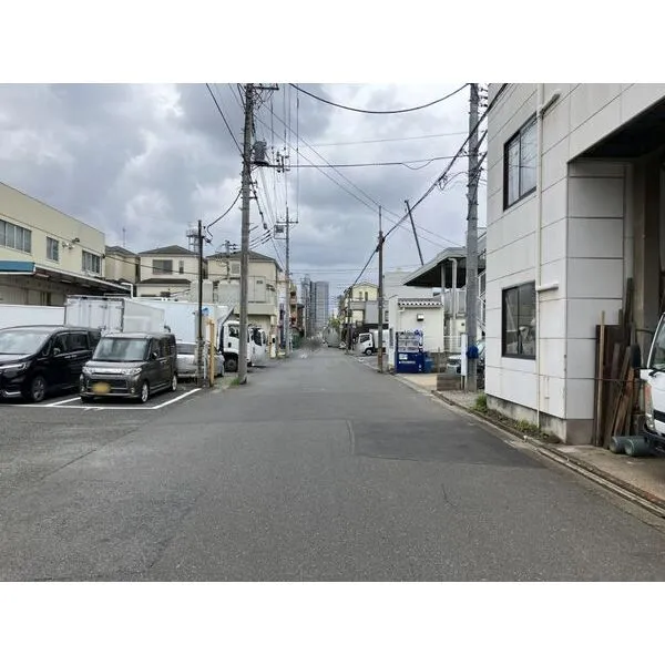 川口市青木3丁目 東側前面道路