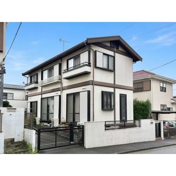 横浜市戸塚区南舞岡３丁目 土地面積約50坪超。第一種低層住居専用地域の閑静な住宅街に佇む4LDK住宅