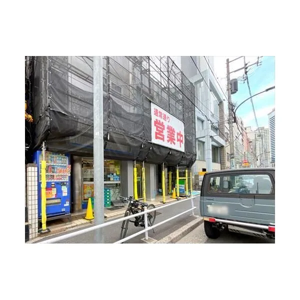 プレミスト南青山 ファミリーマート南青山六丁目店