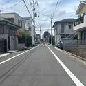 杉並区西荻南４丁目 南側前面道路（右側更地部分が本物件）