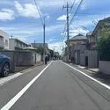 杉並区西荻南４丁目 南側前面道路（左側更地部分が本物件）