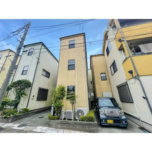 朝霞市膝折町４丁目 外観：中央の建物(撮影年月：2026年08月)