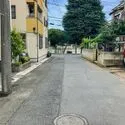朝霞市膝折町４丁目 前面道路(撮影年月：2026年08月)