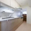 ライオンズステーションプラザ東府中 歓喜用の窓を配置したキッチン