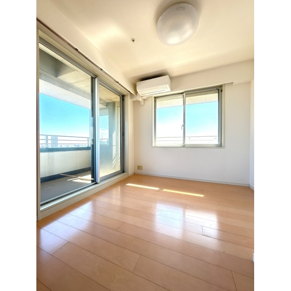 シティタワー池袋 洋室約5畳 ※家具・調度品は販売価格に含まれません