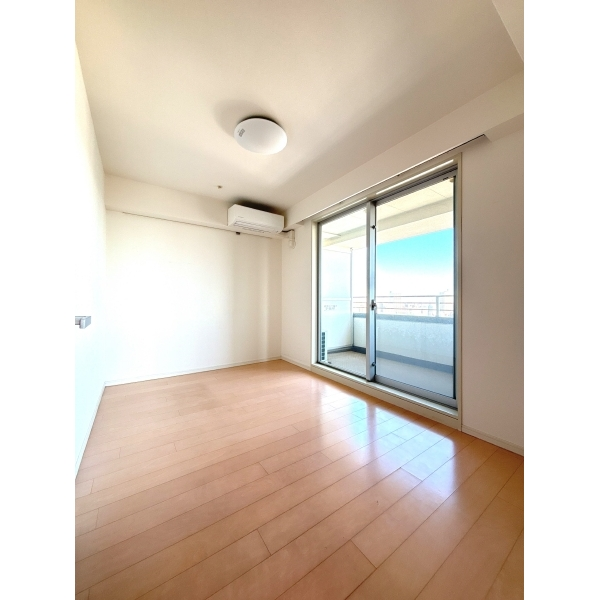 シティタワー池袋 洋室約6.2畳 ※家具・調度品は販売価格に含まれません