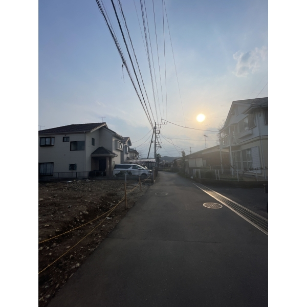 羽村市羽加美2丁目 前面道路