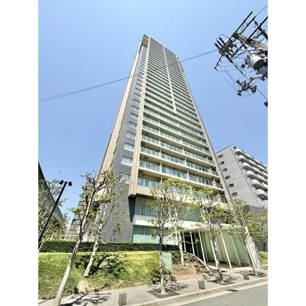 レジデンス梅田ローレルタワー 35階建てのタワーマンション