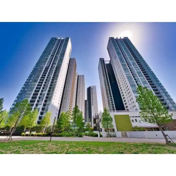 ワールドシティタワーズ　ブリーズタワー 外観