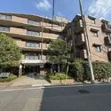ライオンズガーデン鶴見 現地外観を北西側から撮影（景観は永続的に保証されるものではございません）