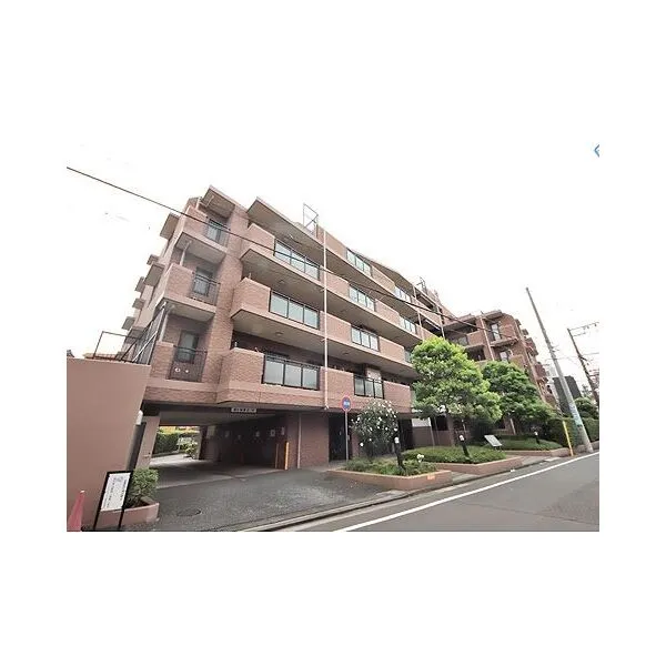 ライオンズガーデン鶴見 現地外観を側から撮影（景観は永続的に保証されるものではございません）