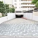 シティコーポ植田Ｂ棟 敷地内地下駐車場。歩車道分離の安心設計です