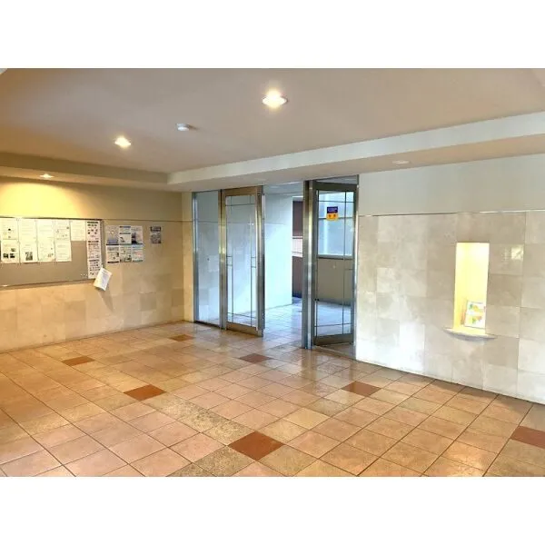 シティウインズ鶴見ファーストヒルズ 【エントランス】安心のオートロック付きです。