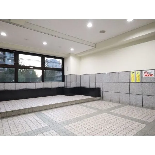 ライオンズマンション南浦和ガーデン エントランスホール