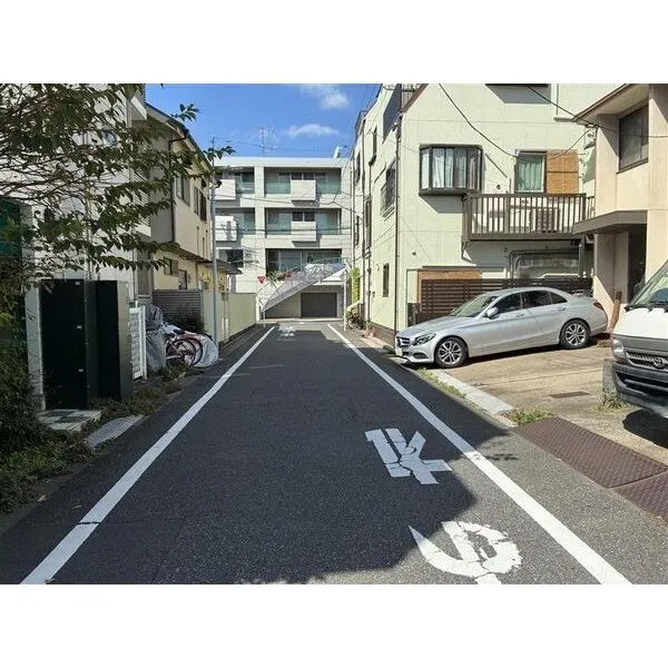 台東区池之端４丁目 南西側道路