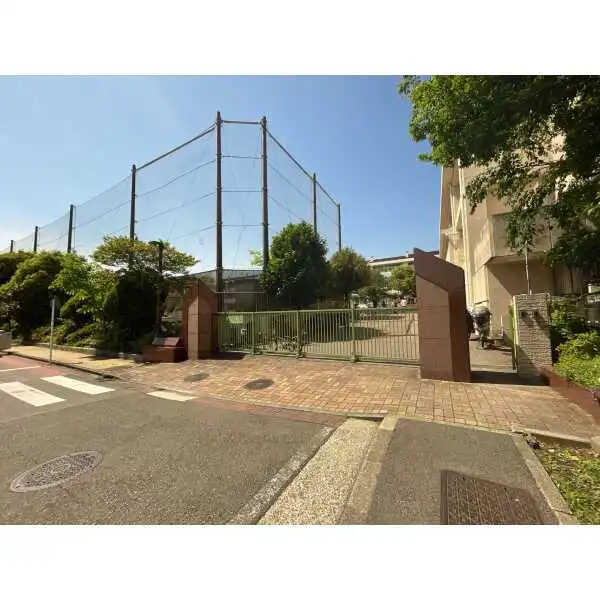 横浜市中区本牧和田 横浜市立本牧小学校(小学校)まで約740m(徒歩10分)