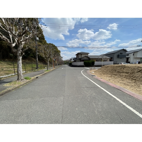 吹田市藤白台４丁目 北東側前面道路