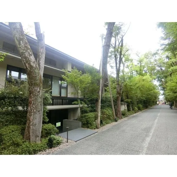 Ｊ．ＧＲＡＮ　ＴＨＥ　ＨＯＮＯＲ　下鴨糺の杜　参… 99世帯のマンション