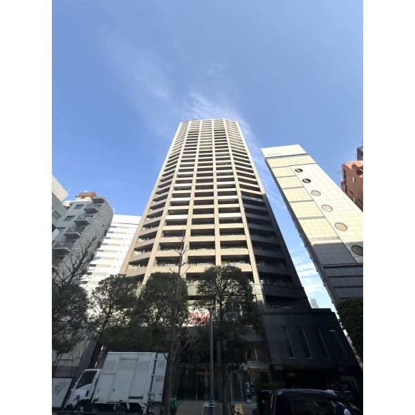 ファーストリアルタワー新宿 外観