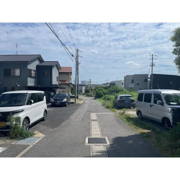 知立市牛田町東前 西側道路