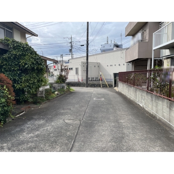 八王子市中野山王2丁目 北側通路