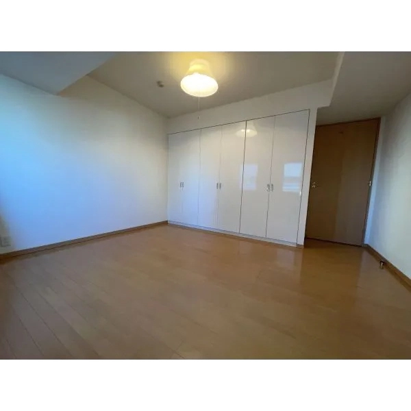 麻布市兵衛町ホームズ 洋室