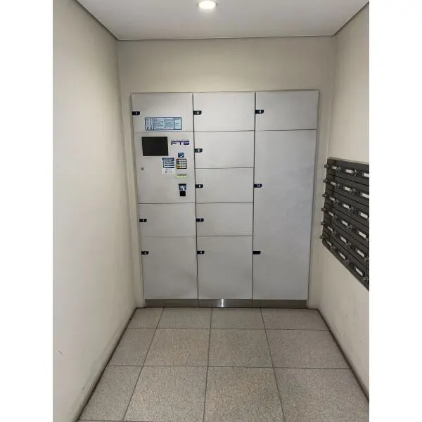 麻布市兵衛町ホームズ 宅配ボックス