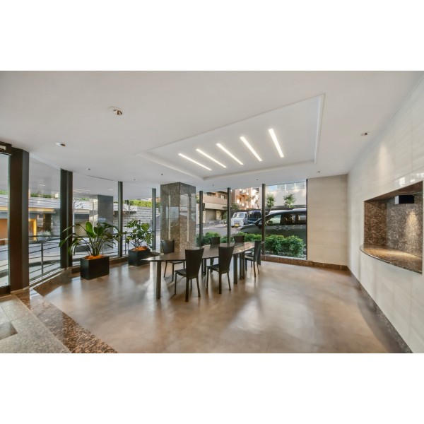 ドミール五番町１号棟 ホール