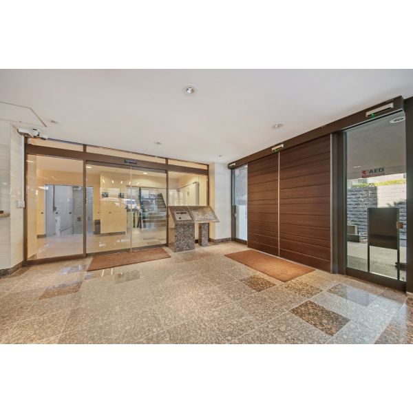 ドミール五番町１号棟 エントランス