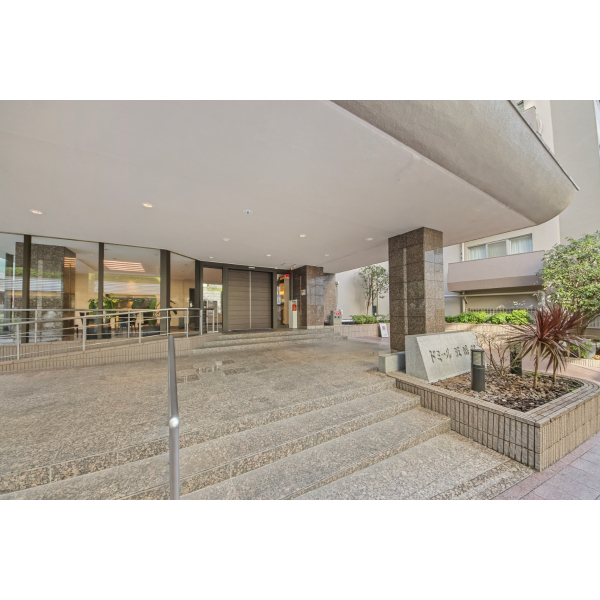 ドミール五番町１号棟 エントランス