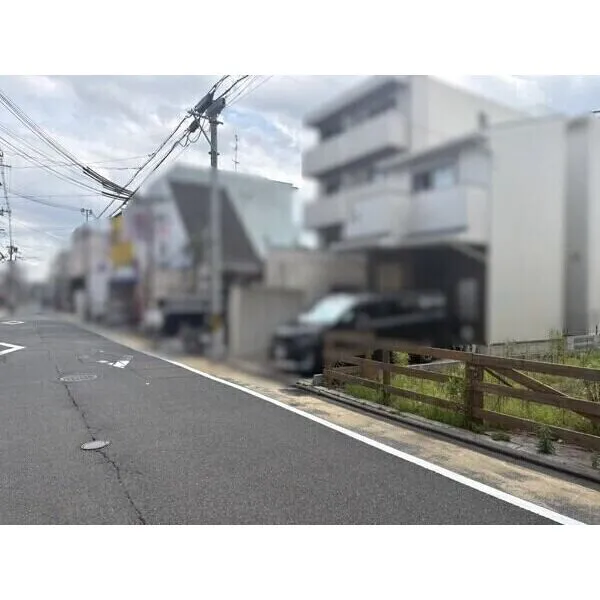 京都市上京区大宮通寺之内上る３丁目筋違橋町 周囲には既に建物が建っているため、採光状況や窓の位置などを考慮したプランニングが可能です。