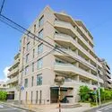 ライオンズ蒲田レジデンス 重厚感のあるタイル調外観で、落ち着いた佇まいのマンション