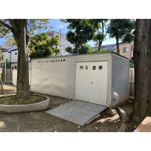 東建金町マンション 防災倉庫