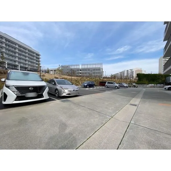 マスターズステージ泉ヶ丘 駐車場