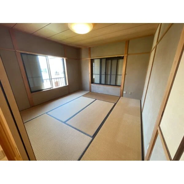 芦屋市西芦屋町 2階8畳