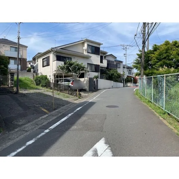 横浜市神奈川区片倉５丁目 前面道路
