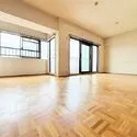 アーバンハイツ北砂 南向きの明るいLDK。 大きな窓から陽光が差し込む心地よい空間です。