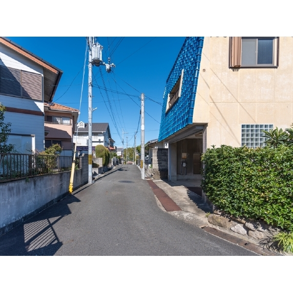 八幡市男山指月 前面道路（西側）