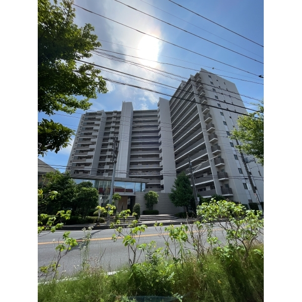 ブリリア草加グランスイート 外観