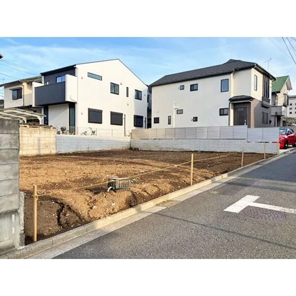 練馬区大泉学園町６丁目 北西側から現地を撮影。写真手前はA区画、奥はB区画となります