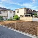練馬区大泉学園町６丁目 南西側から現地を撮影。写真手前はB区画、奥はA区画となります