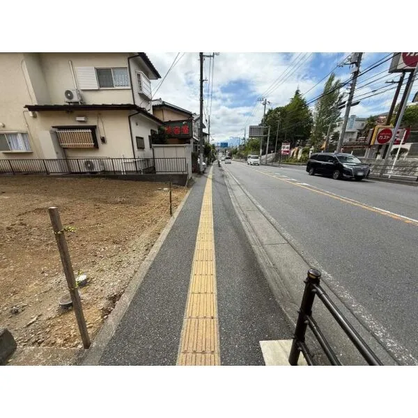 綾瀬市寺尾本町3丁目 前面道路(撮影年月:2026年05月)