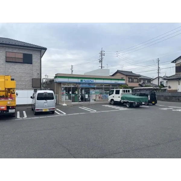 清須市桃栄４丁目 ファミリーマート清須桃栄店（コンビニ）まで約350m（徒歩5分）