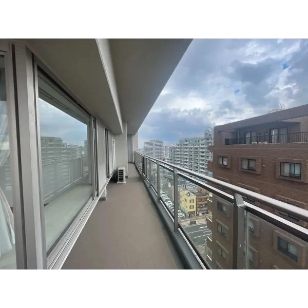 スカイレジデンシャルタワーズサウスウイング バルコニー（洋室側）